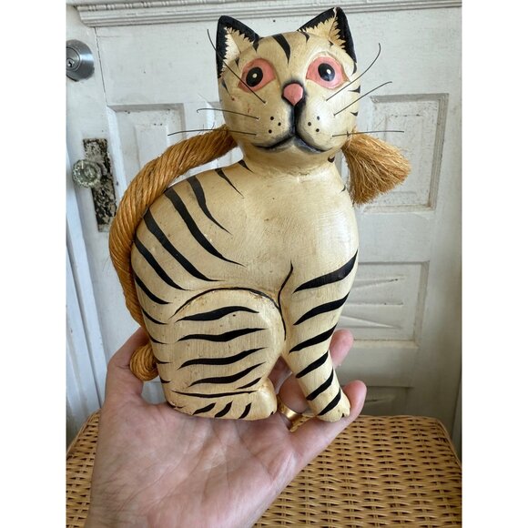 Vintage 90's Folk Art Wood Cat Yellow Black Stripes Jute Rope Tail - Picture 5 of 10